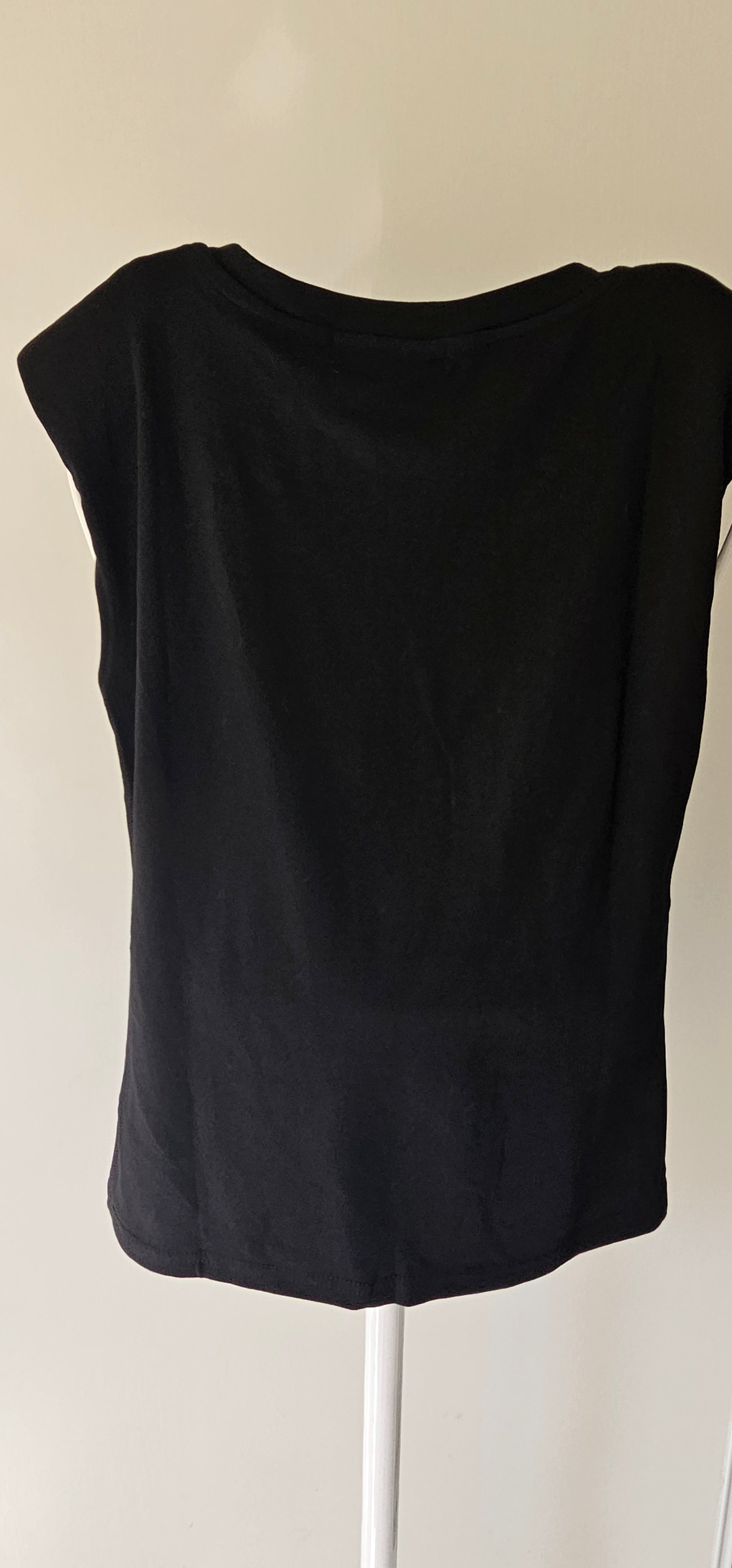 Top Noir avec Perles & Épaulettes