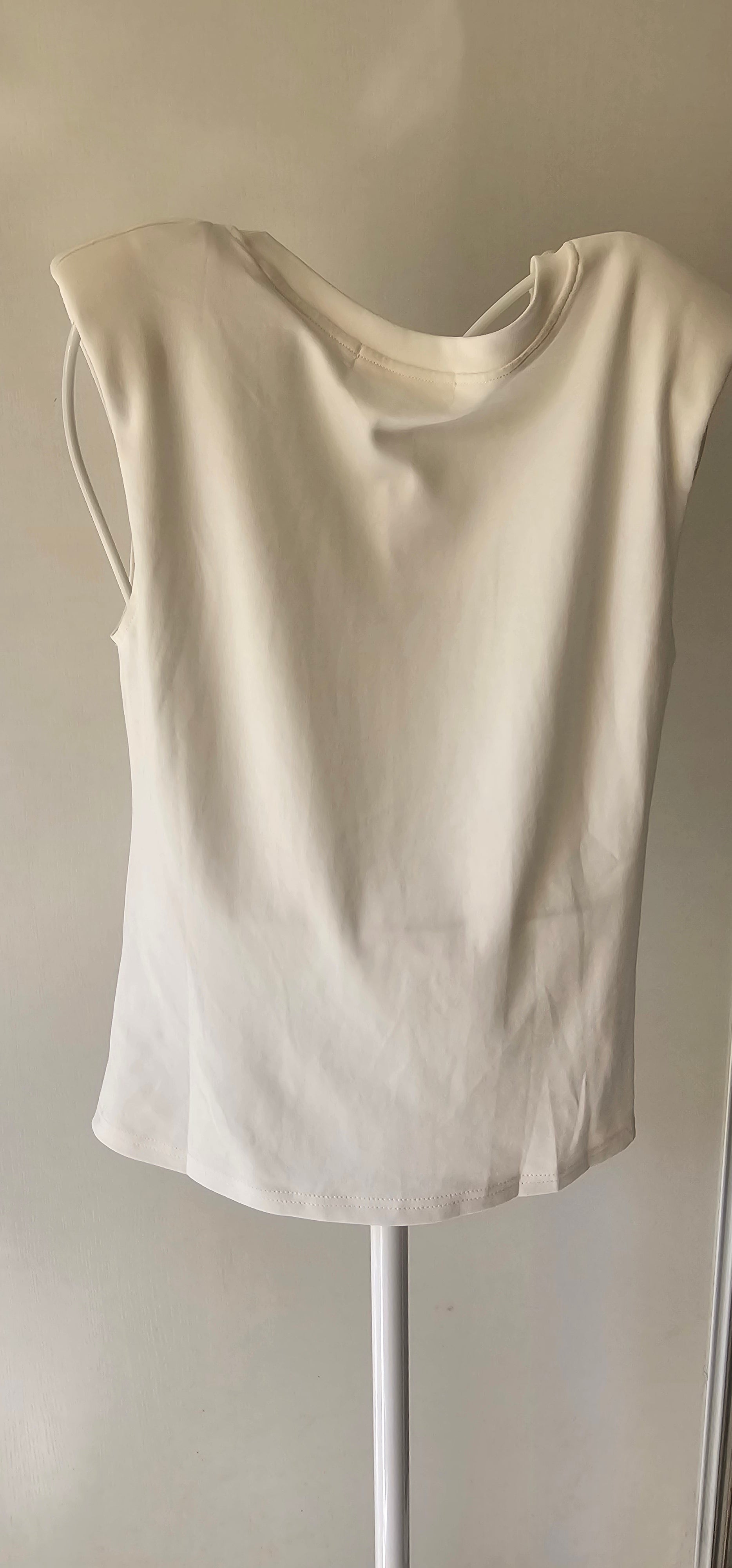 Top Blanc à Perles & Épaulettes