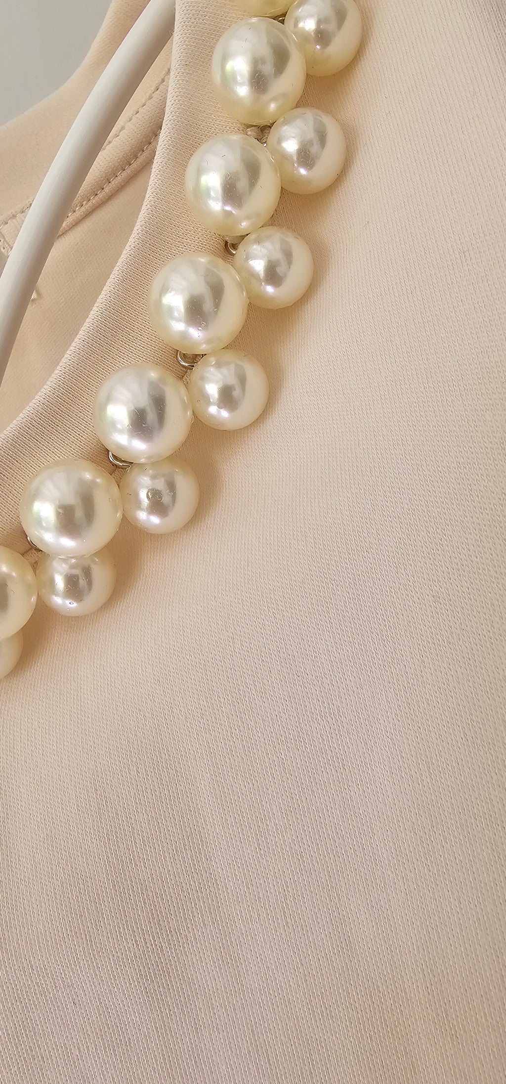 Top Beige avec Perles & Épaulettes