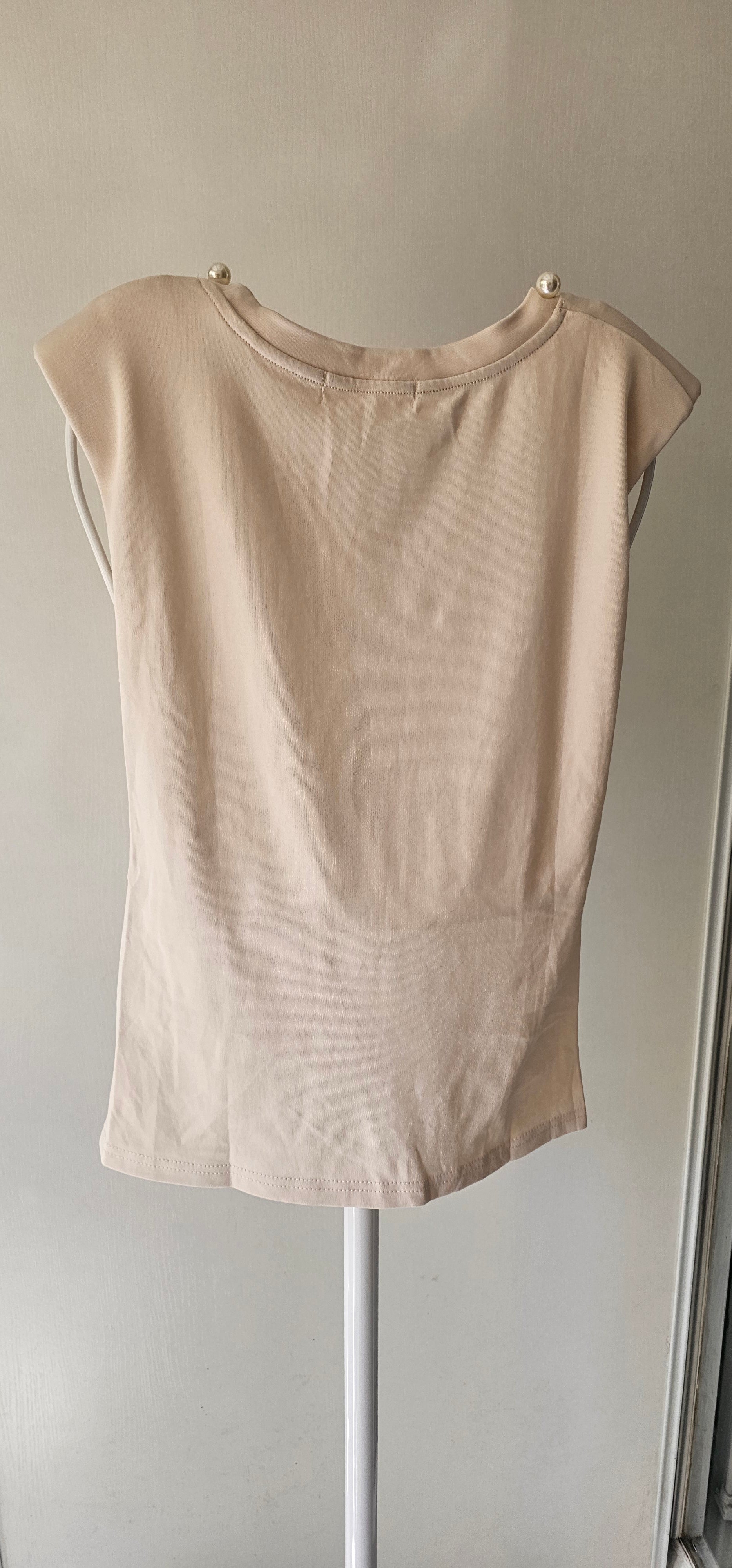 Top Beige avec Perles & Épaulettes