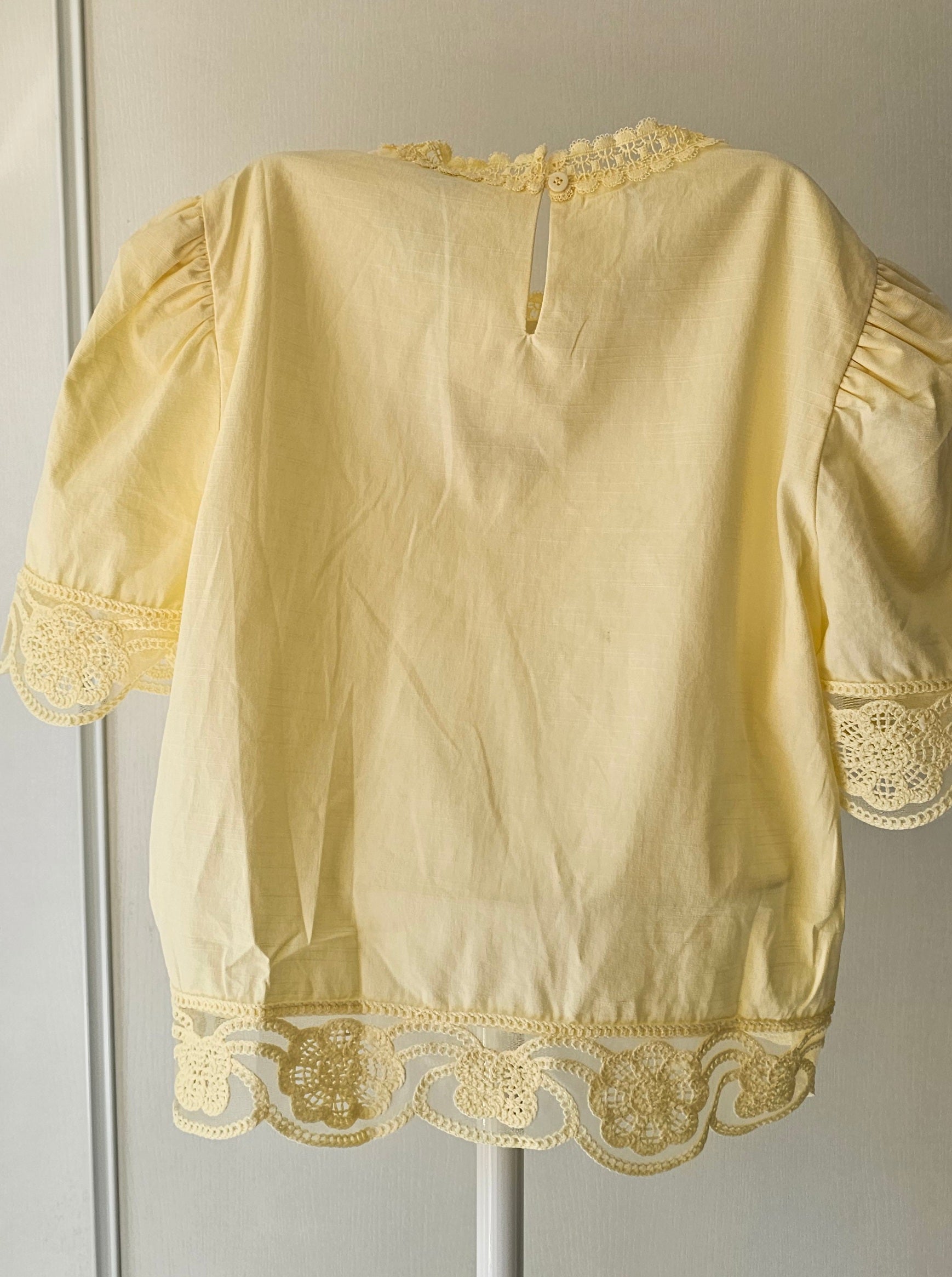 Blouse Jaune Dentelle Manches Courtes