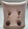 Boucles d'oreilles pendantes dorées pompons léopard et perle nacrée