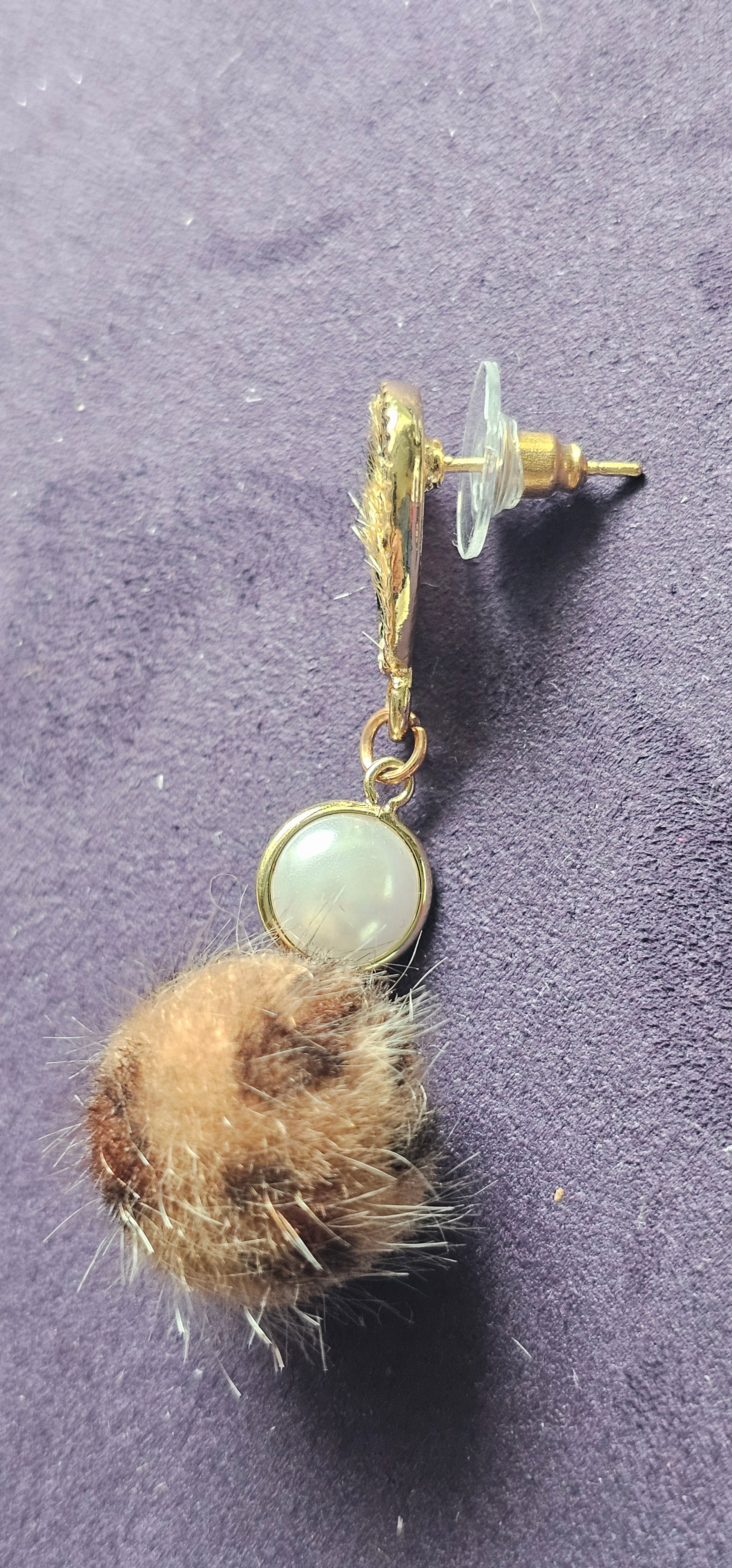 Boucles d'Oreilles Pompons Léopard & Perle – Pendantes Dorées