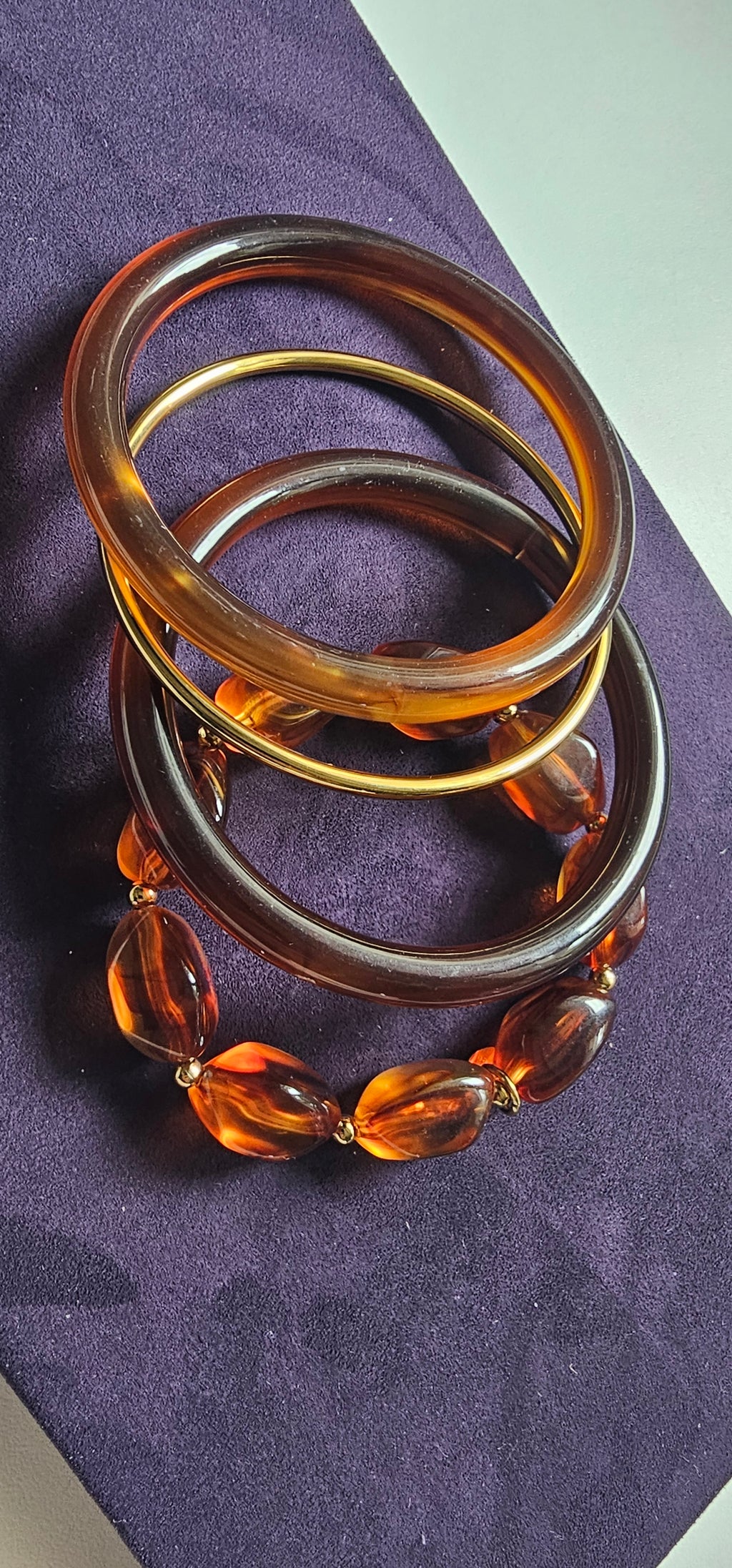 Set de 4 Joncs – Écaille Tortue, Perles Ambre & Doré