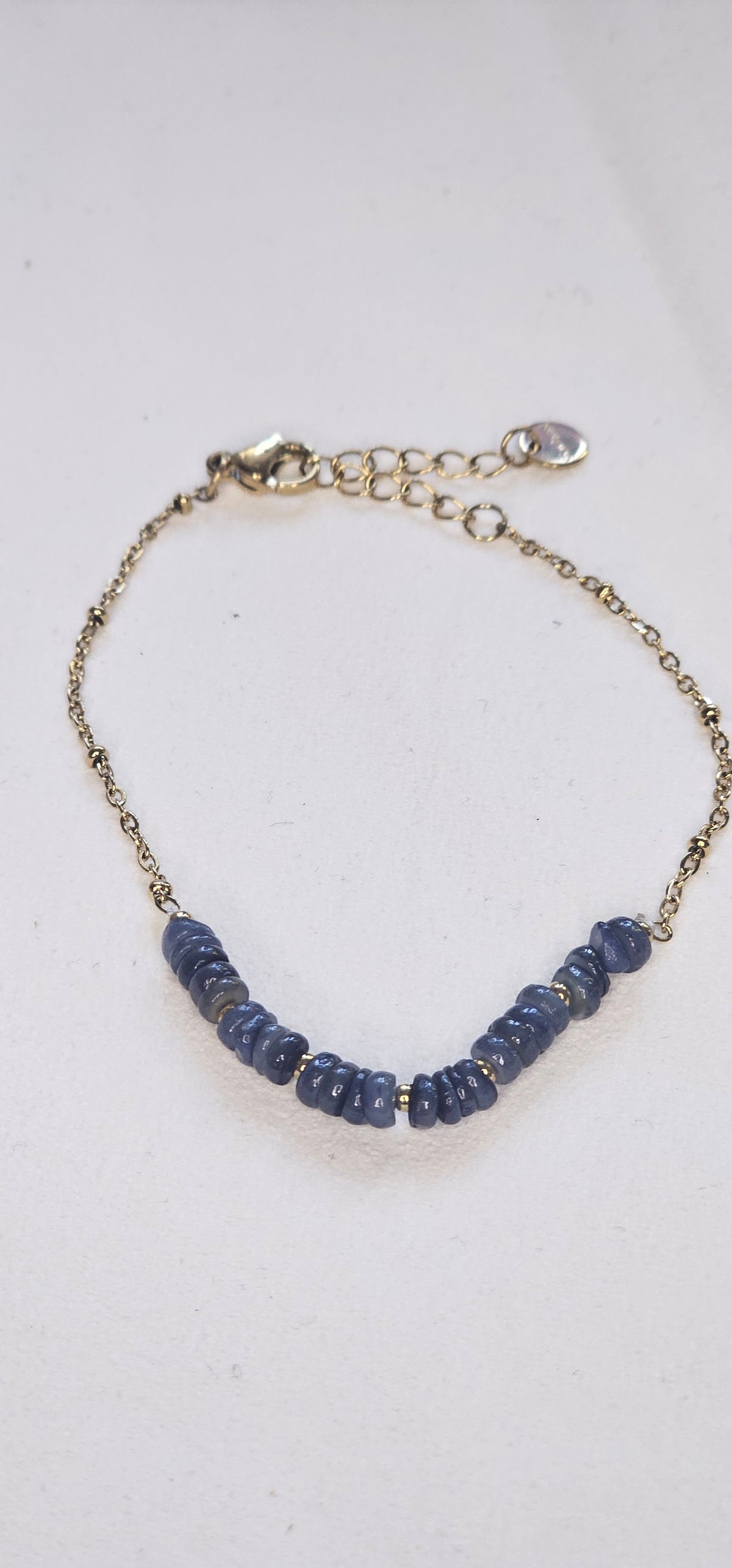 Bracelet Chaîne Dorée – Perle Bleues Ardoise en Rondelles