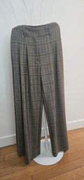 Pantalon large carreaux Prince de Galles gris coupe palazzo taille haute plis sur cintre