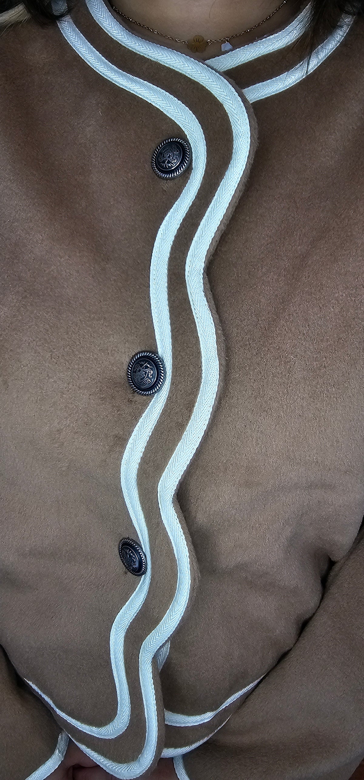 Veste Douce Camel Bordures Ondulées