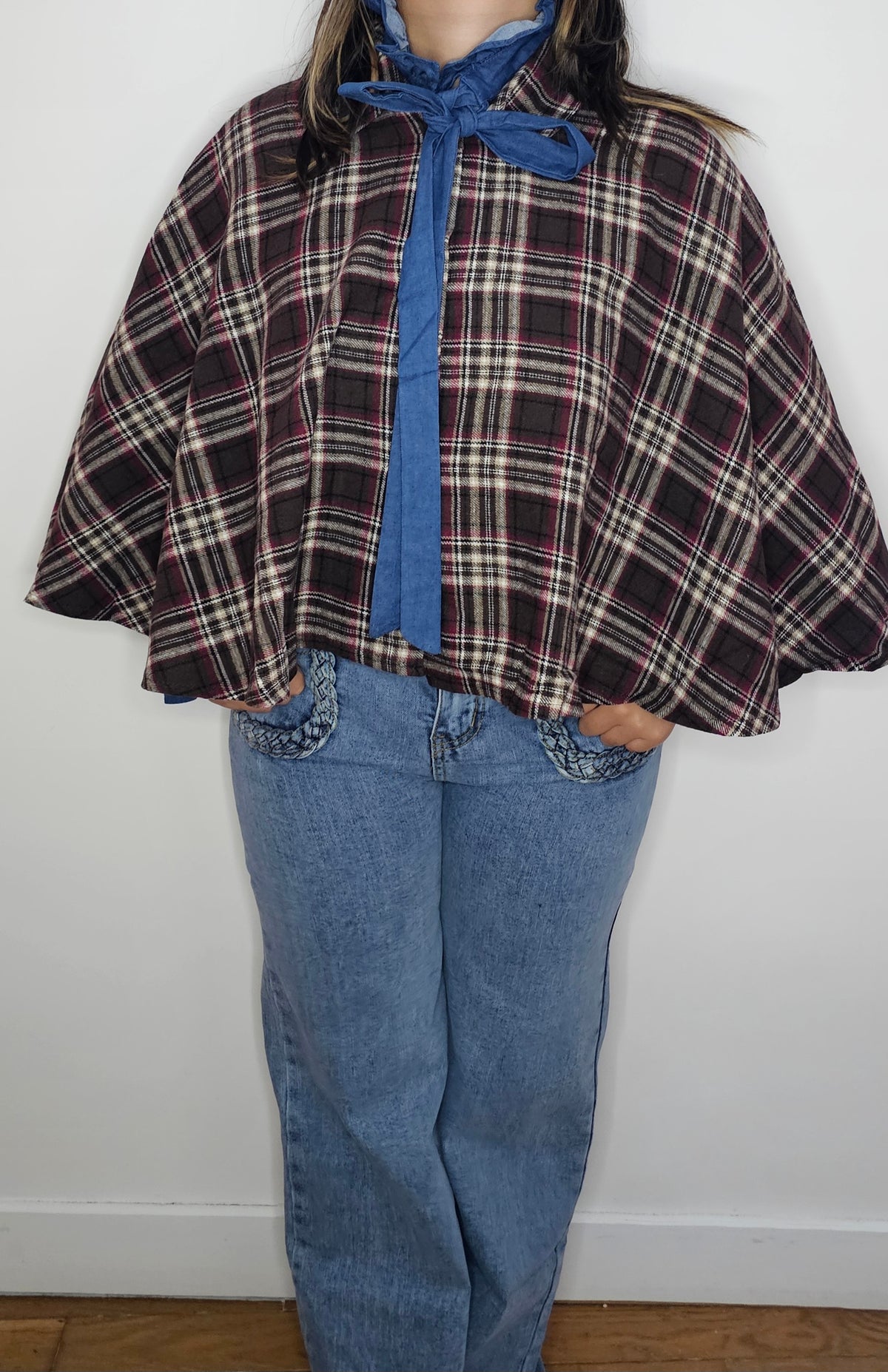 Cape Poncho Tartan Bordeaux/Marron Boutons Dorés