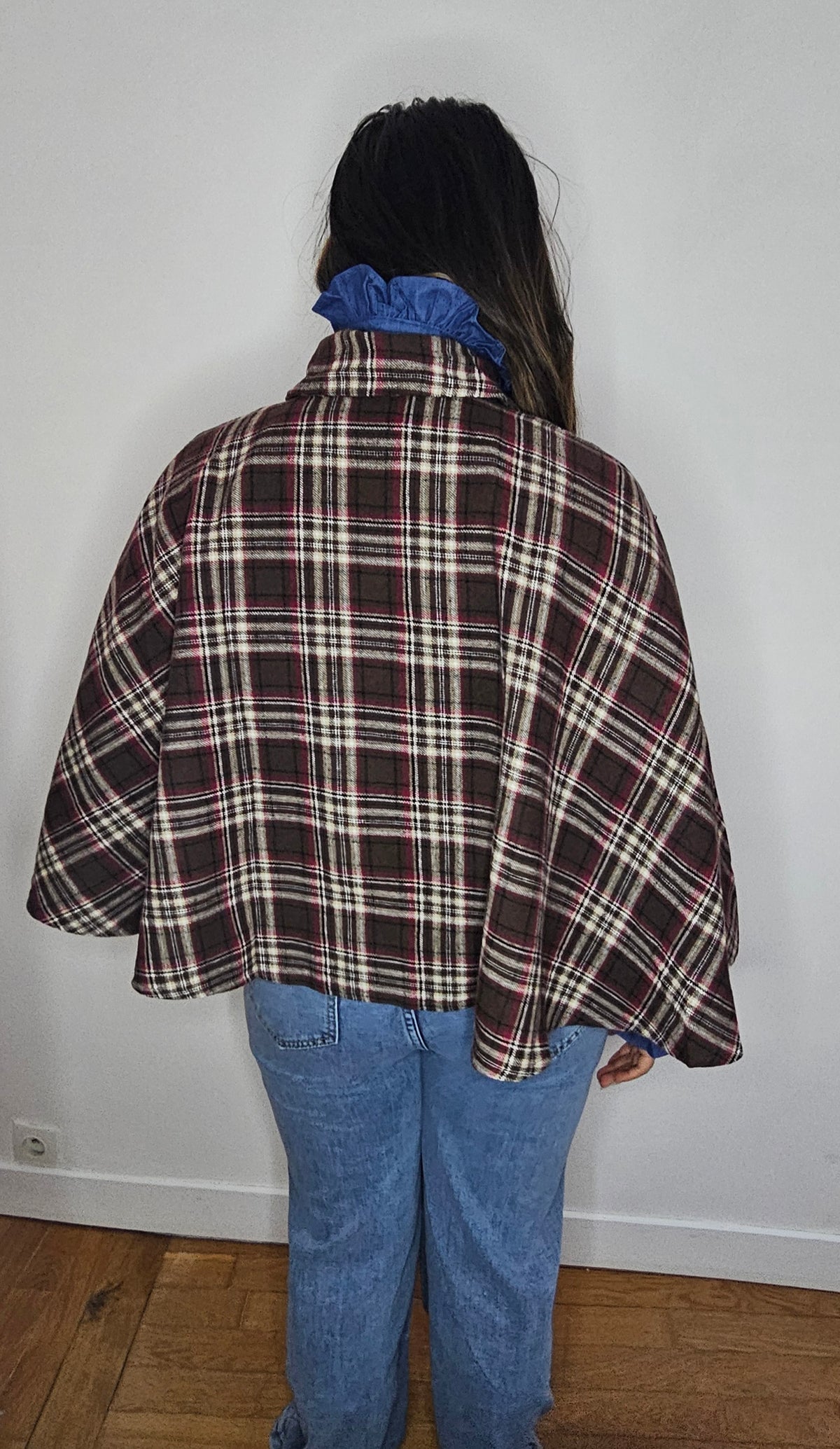 Cape Poncho Tartan Bordeaux/Marron Boutons Dorés