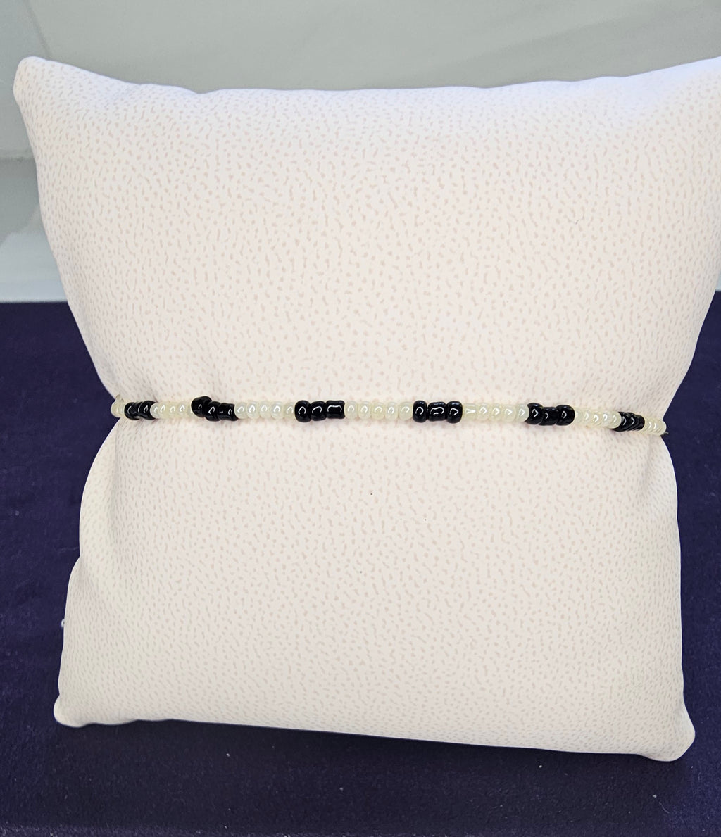 Bracelet Rocailles Noir & Blanc – Motif Graphique Bohème