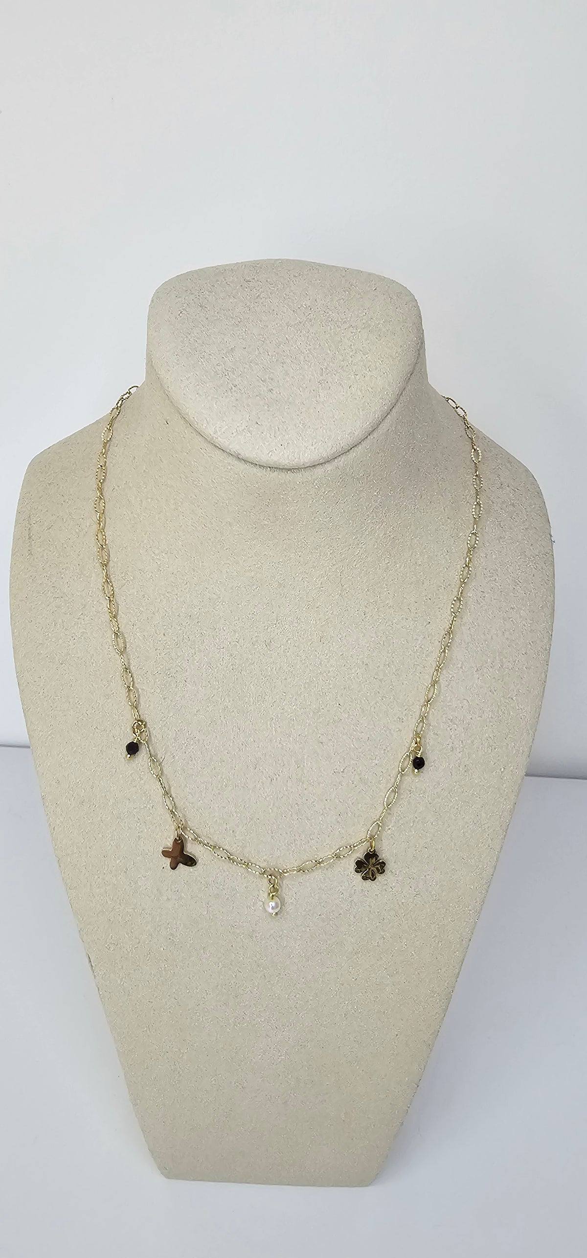 Collier Charms Croix, Trèfle & Perle – Chaîne Fine Dorée