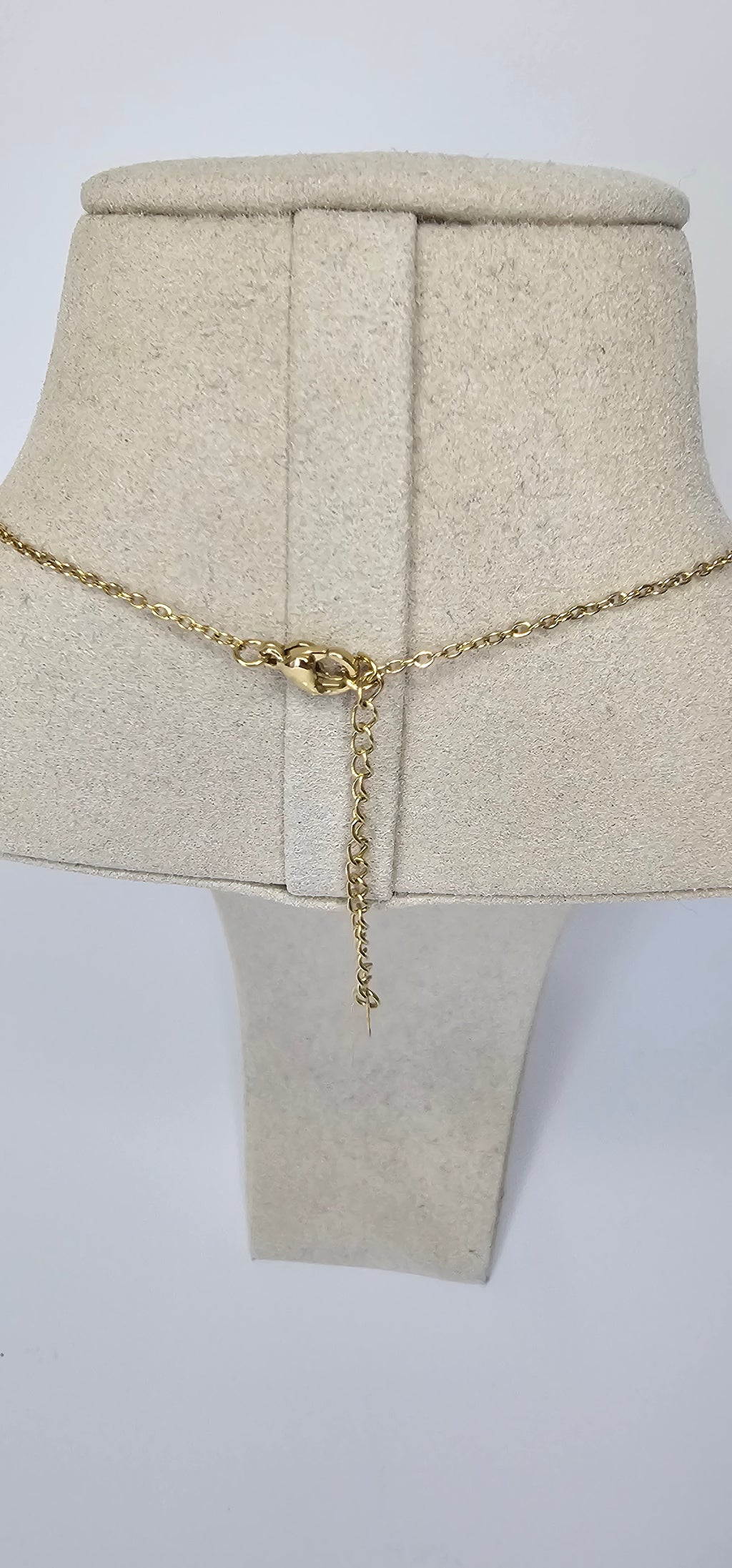 Collier Charms Fleur Noire & Dorée – Chaîne Fine Délicate