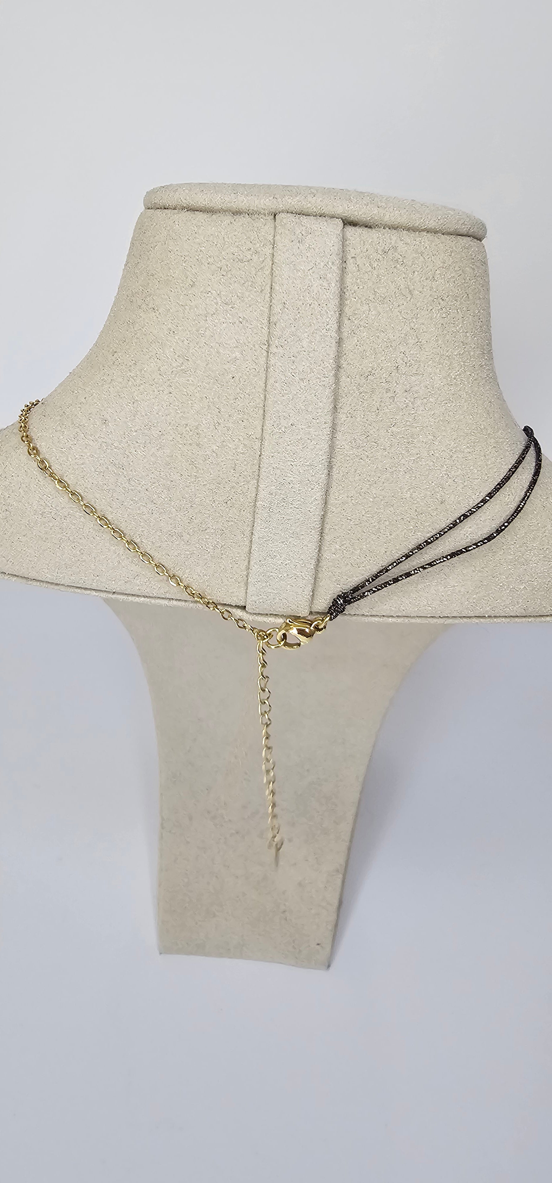 Collier Bimatière Fleur Dorée – Double Chaîne Noire & Dorée