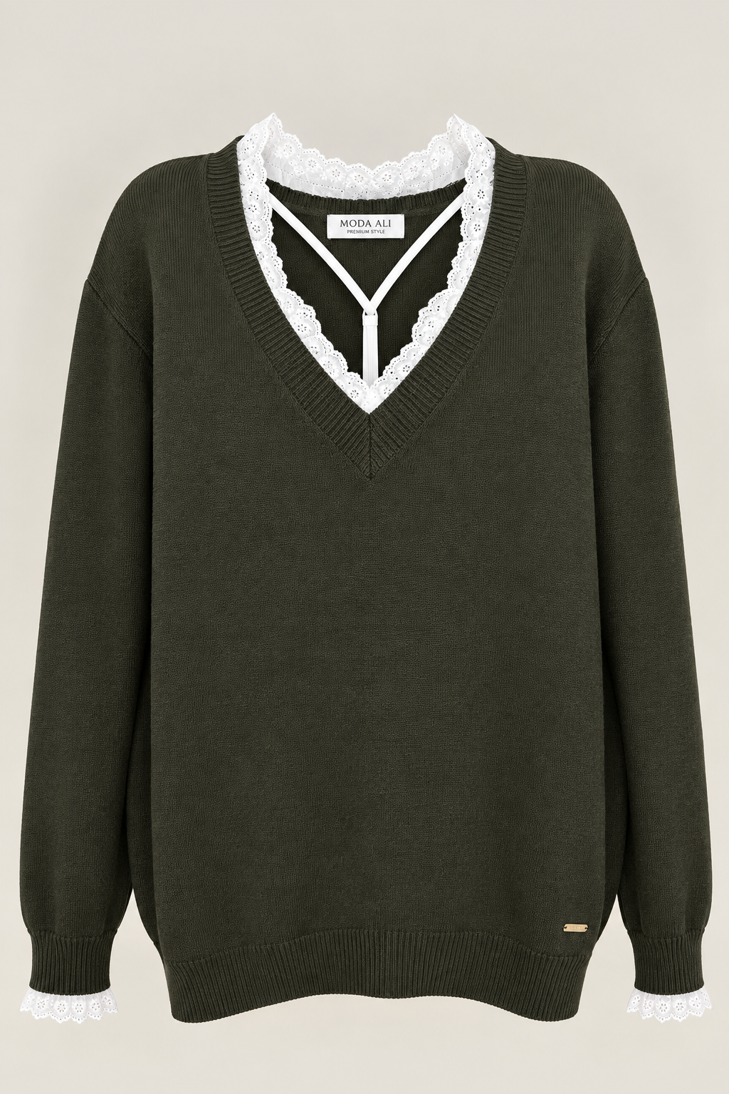 Pull kaki col V avec broderie anglaise blanche